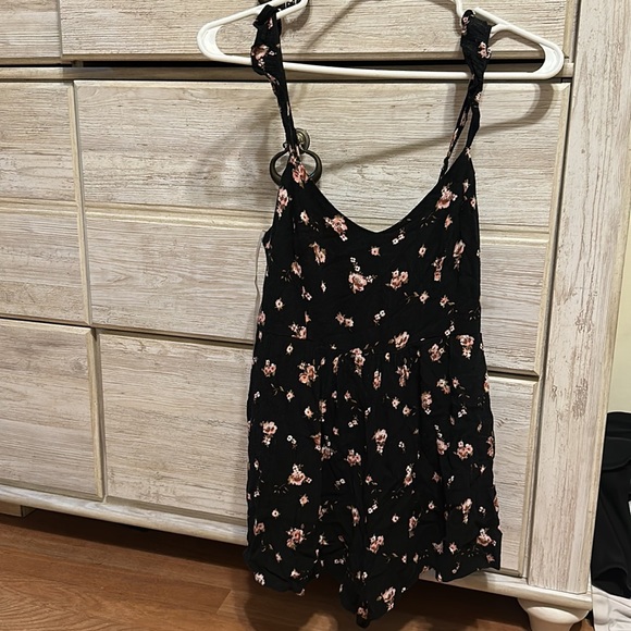 Floral ruffle romper - Picture 7 of 7